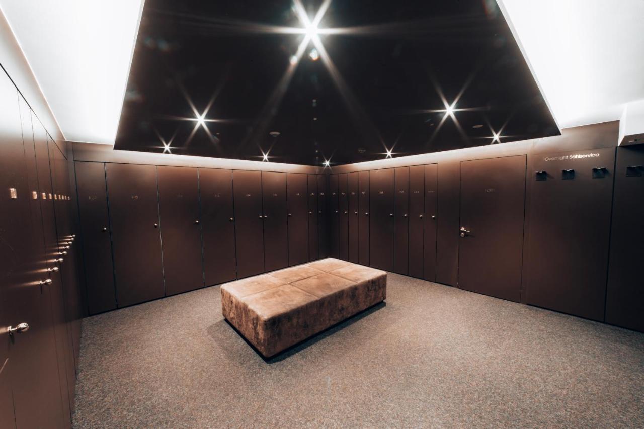 Hotel Ulli Zürs エクステリア 写真
