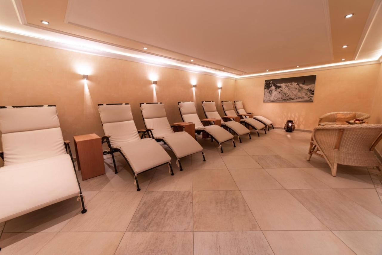 Hotel Ulli Zürs エクステリア 写真