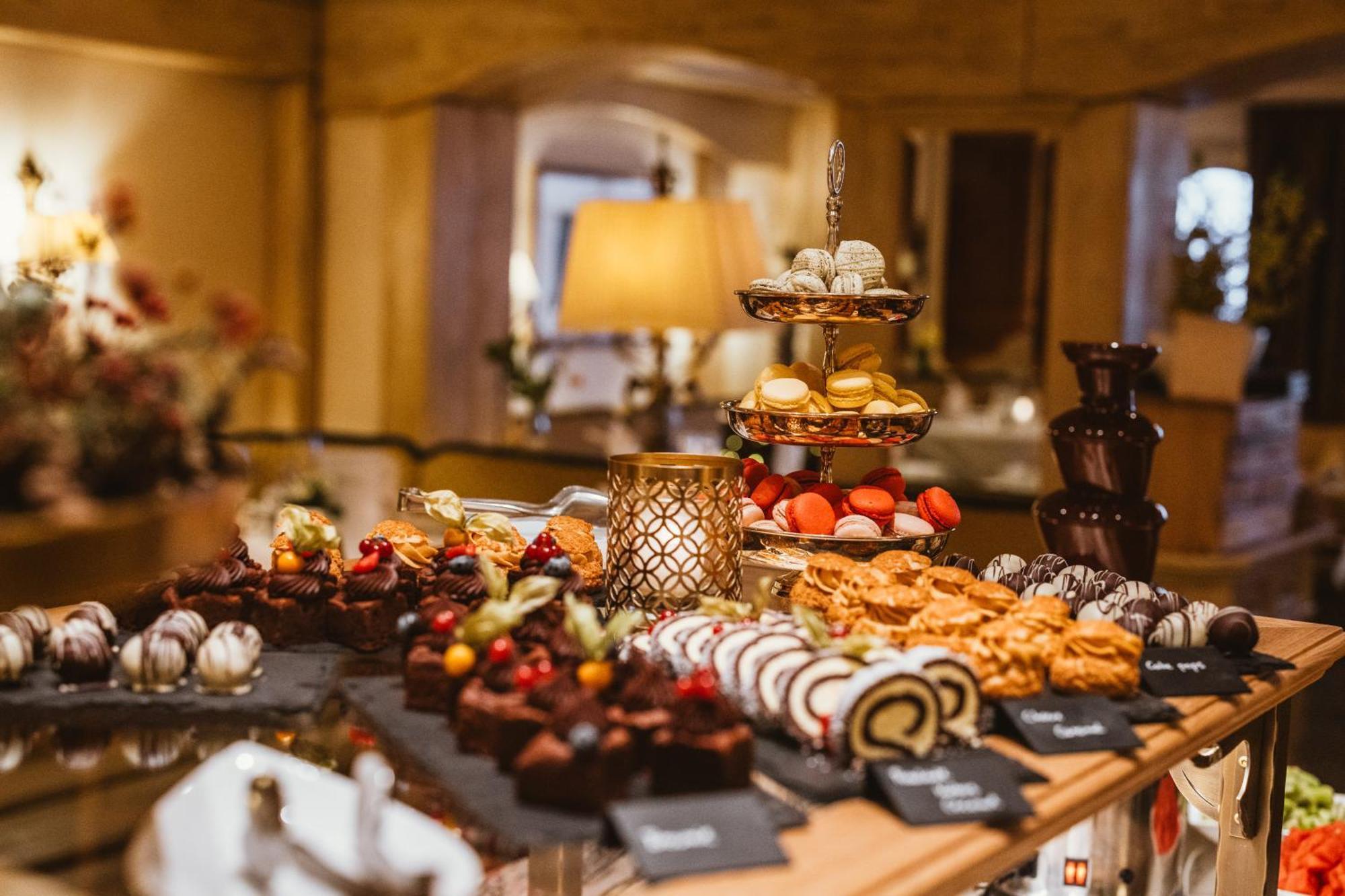 Hotel Ulli Zürs エクステリア 写真