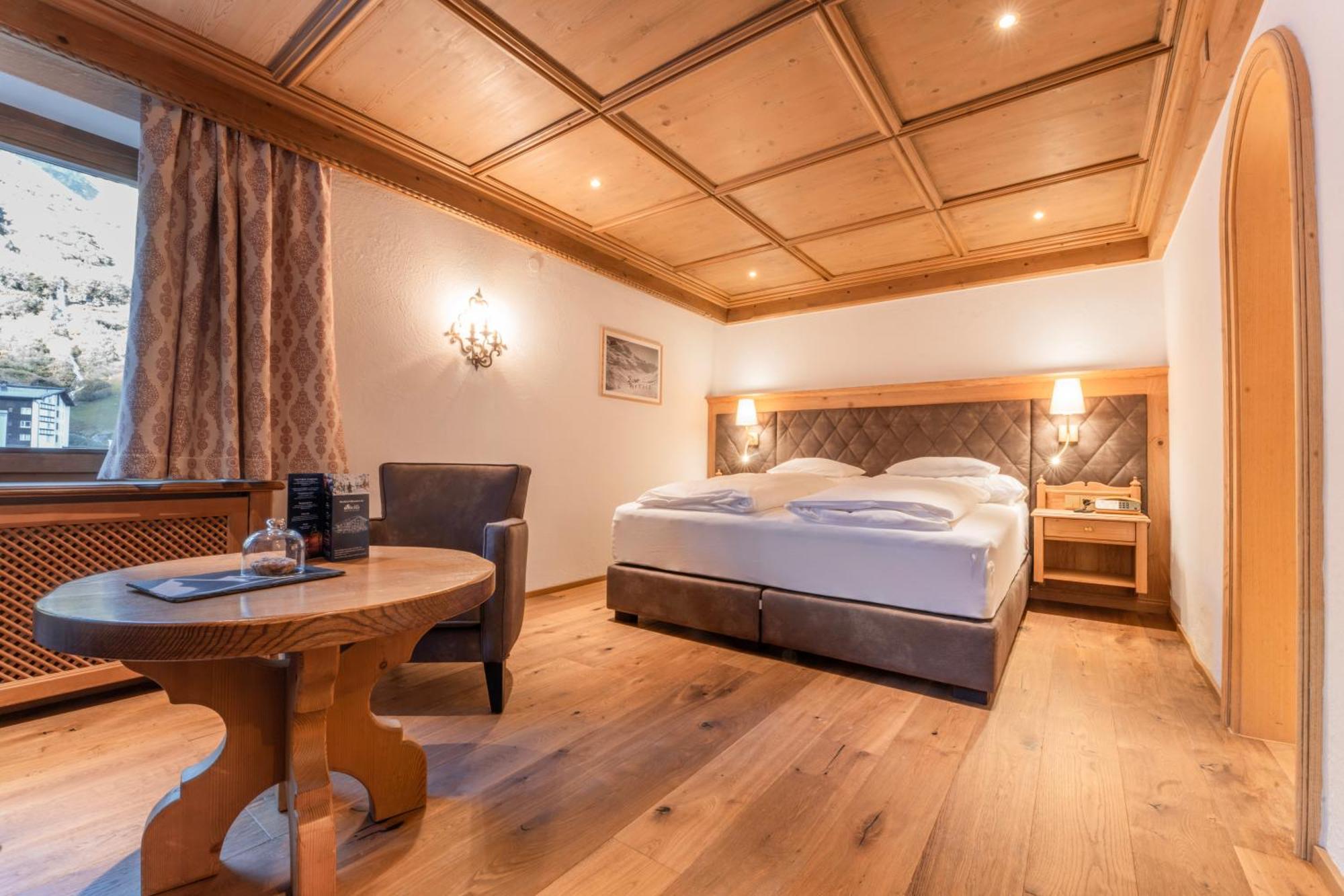 Hotel Ulli Zürs エクステリア 写真