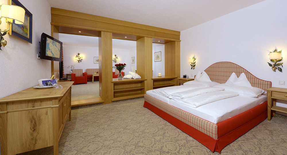Hotel Ulli Zürs エクステリア 写真