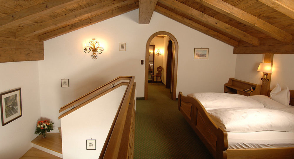 Hotel Ulli Zürs エクステリア 写真
