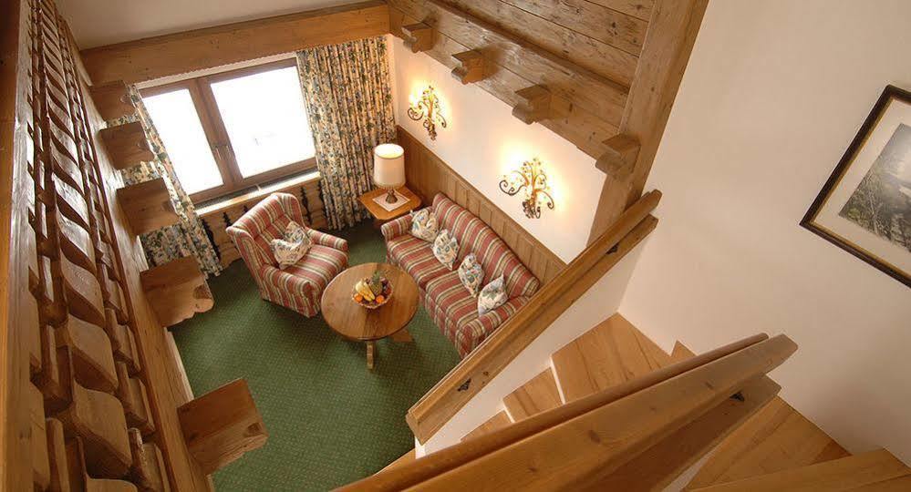 Hotel Ulli Zürs エクステリア 写真